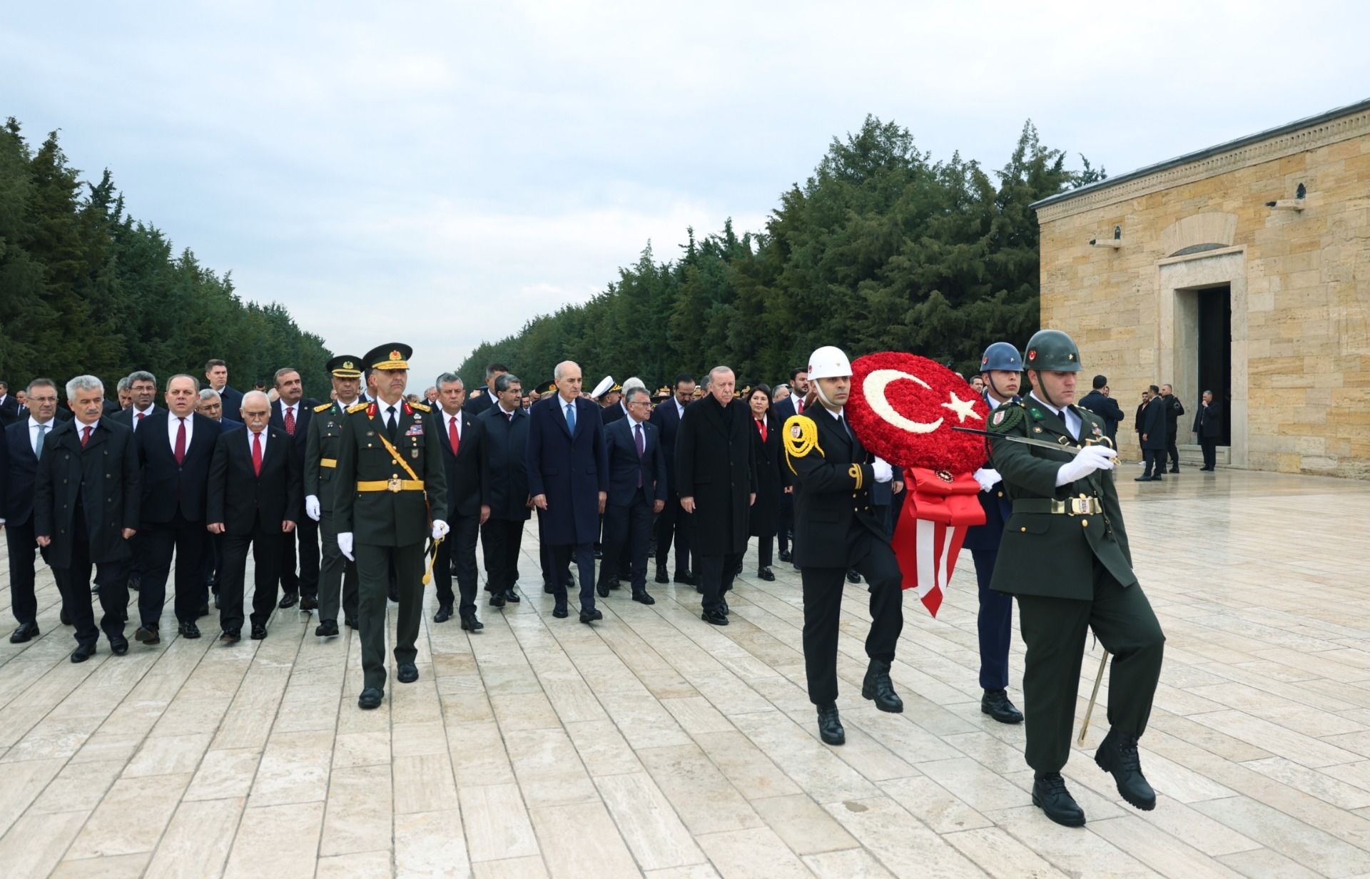 Cumhurbaşkanı Erdoğan, Anıtkabir’de düzenlenen törene katıldı